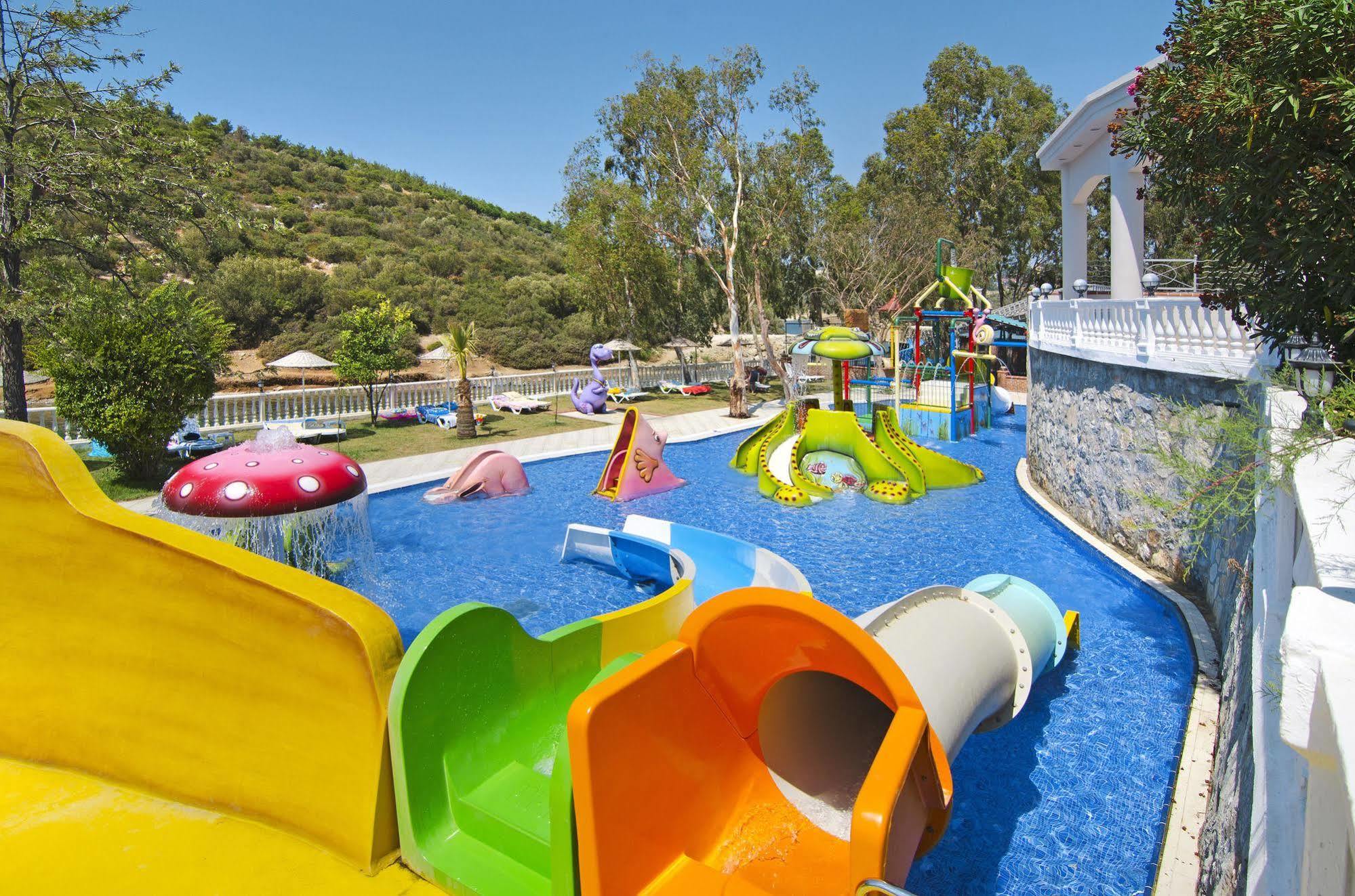 Tusan Beach Resort Kusadası Esterno foto